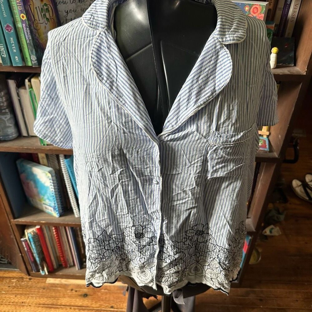 Floreat Anthropologie nautical blue striped tie back floral blouse